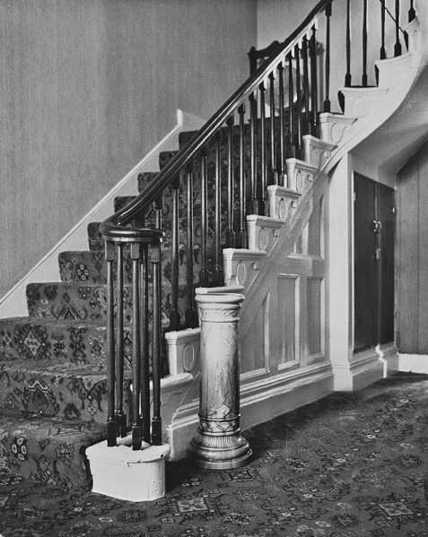 File:S25CastleViewHotelStaircase.jpg
