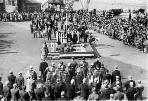 The drumhead service held at the Weighbridge on 25 August 1945 - Picture Evening Post