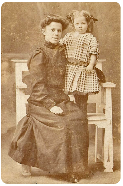 File:LDS18EmilyLeMercier(Jegou)&Florence.png