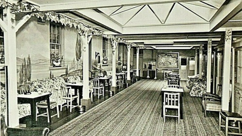 Chelsea Hotel courtyard lounge - was in Gloucester Street