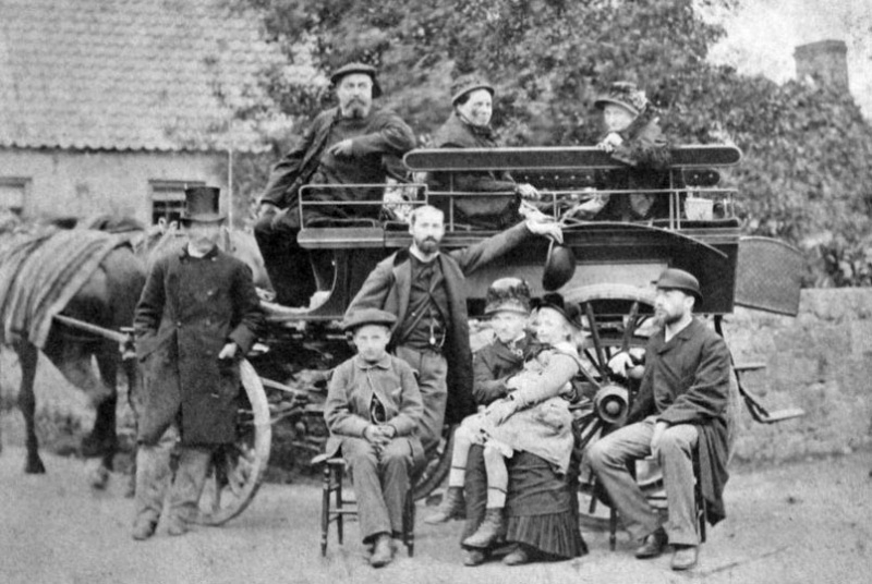 File:D18FamilyCarriageBaudoux1870s.jpg