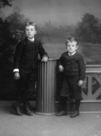 Simon children photographed by Ernest Baudoux