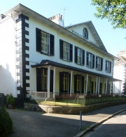 We are now going to head back into the centre of town along Val Plaisant, passing the thankfully unspoilt row of Windsor Villas on the right ...