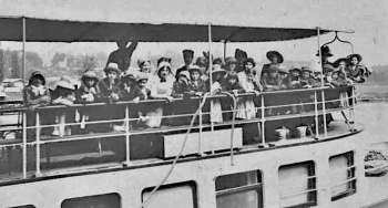 Young passengers on a ferry in 1917:Note that all were wearing hats