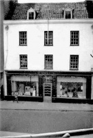 Huelin, Charing Cross