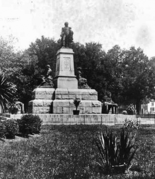 File:Lib17EdwinDaleDonMonument2.jpg