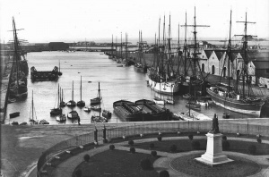 Looking over the newly erected statue of Queen Victoria towards the Old Harbour in 1890
