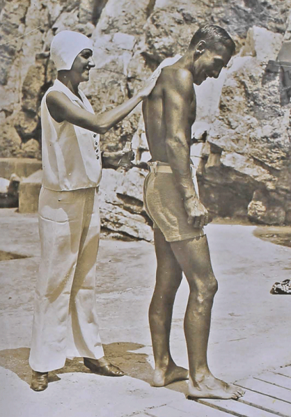 File:H25JSCLabeyAlbum1928Couple2.png
