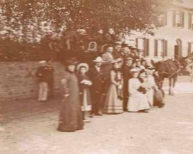 1880 carriage outing