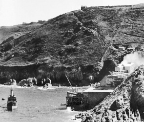 A close-up view of the jetty in 1933