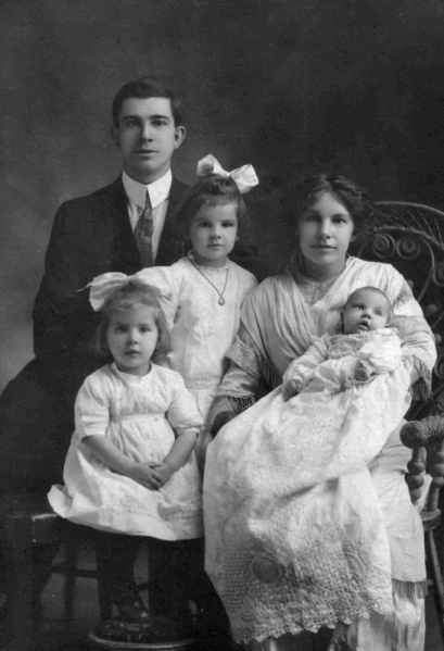 File:An16Henry&PansyRapseyFamily.jpg