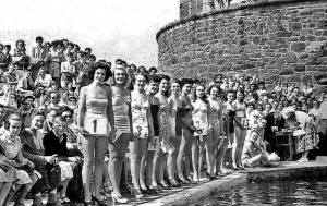 Bathing beauties in 1952