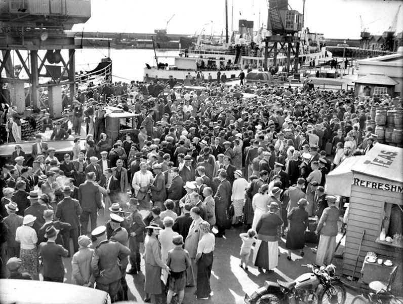File:Harbour3September1939.jpg