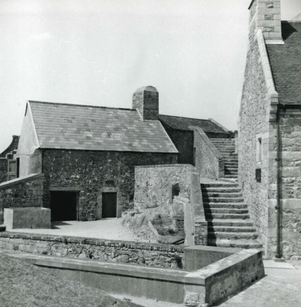File:1955RestorationReport49Captain'sHouse1594.png