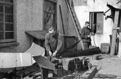 Two soldiers at work at Hohe 266