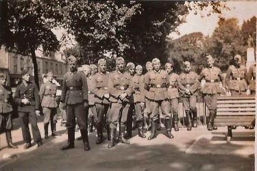 A picture by Leonard Skingle of German soldiers in the Parade
