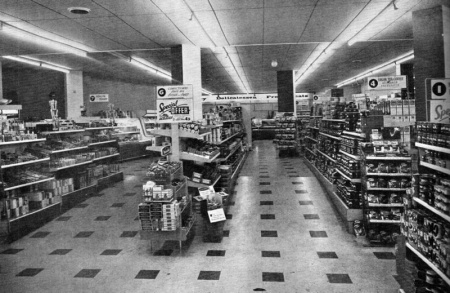 Le Riches had their largest and most modern store in Colomberie in the mid-1960s