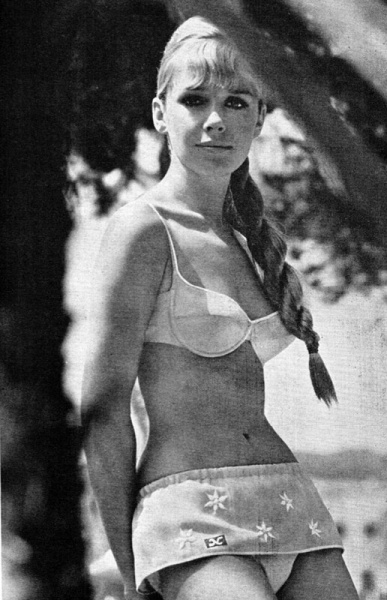 File:JS16NelbardenBikini1965.jpg