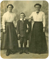 Julien Le Pavoux, Anne Marie and Victoire