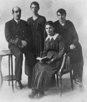 Arthur George Downes (1864- ) of Essex, with his St Martin-born wife Edith Mary, nee Nicolle (1867- ) and their daughters Edith Maria (1890- ) and Mary Rachel (1902- )