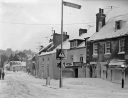 Snow at Beaumont in 1979 ...