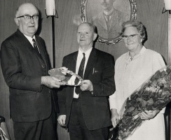Making a presentation as chairman of Ann Street Brewery