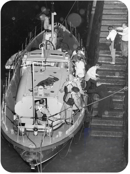 File:S24ElizabethRipponBonneNuit1961HeronCrew.png