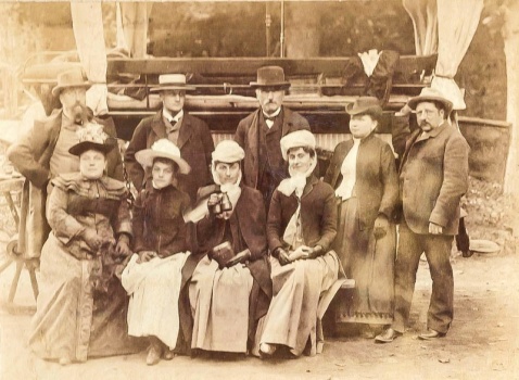 A smart group on a winter carriage outing stop to pose for Stroud's camera in 1889. See Carriages and charabancs for a good quality colourised version of this photograph