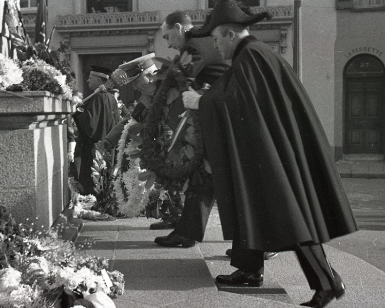 File:J21Cenotaph1935.png