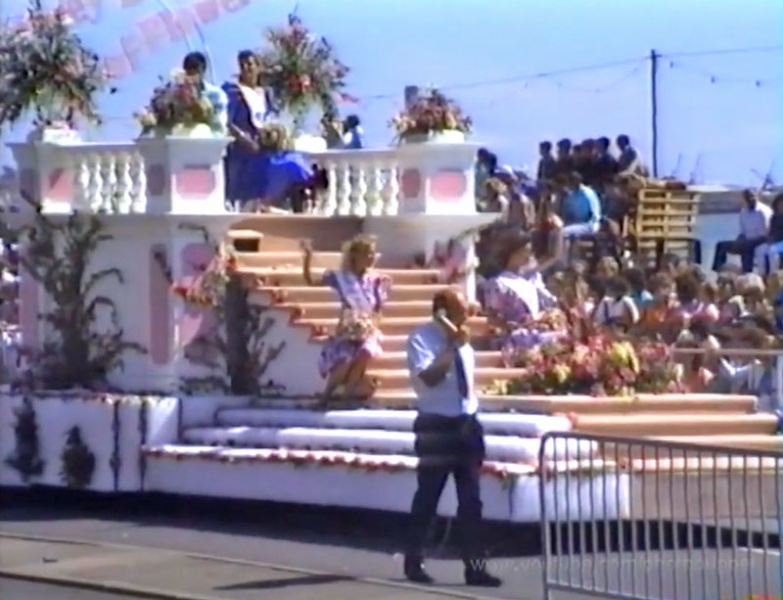 File:W20Battle1989Flowers13.jpg