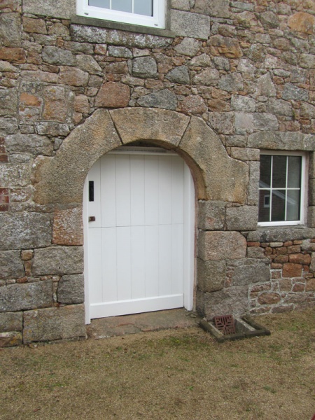 File:H20ChestnutFarmDoorway.jpg