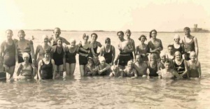Beach sports in 1932