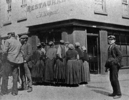 Breton workers in 1900