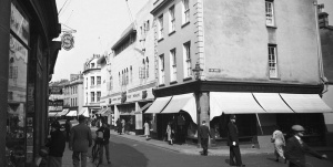 Queen Street corner with Bath Street