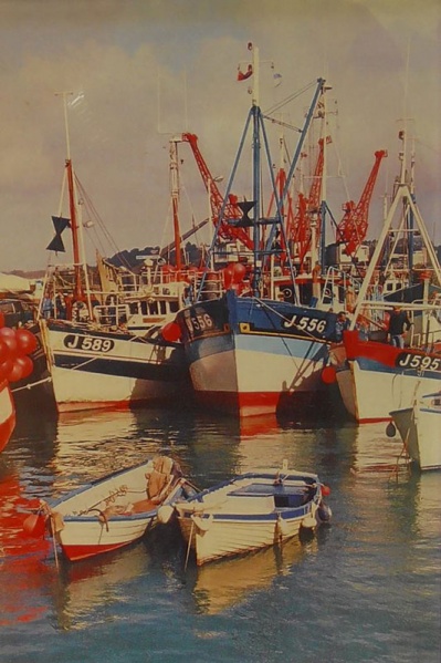 File:F18HarbourFishingBoats.jpg