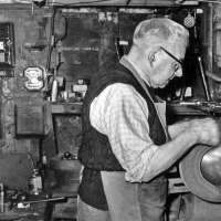 Third-generation cutler Arthur Shales