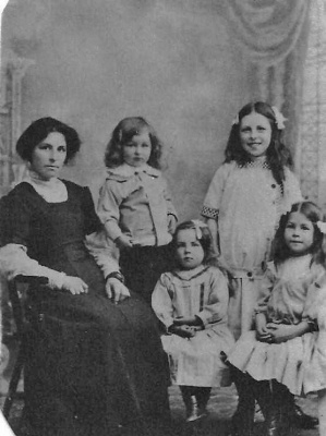 Ada Howard, nee Patch, with Tom, Bessie, Dora and May