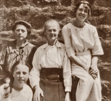 Philip Carrel's wife Elizabeth Carre, her mother-in-law Jane Mary Le Seelleur, Lydia Eunice Carre and daughter Doris Carrel