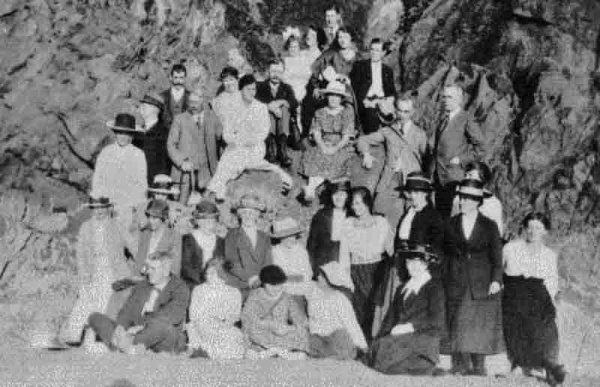 A choir picnic at Plemont in 1921. Probably from one of the Methodist churches