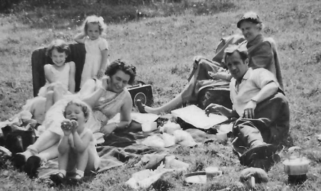 A Jeneway and du Feu family picnic