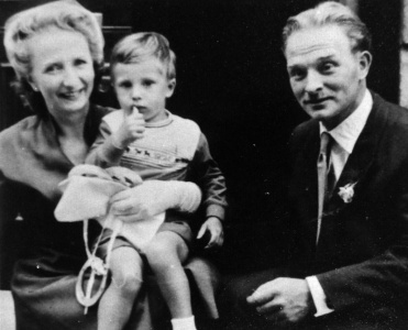 Paisnel, his wife and stepson