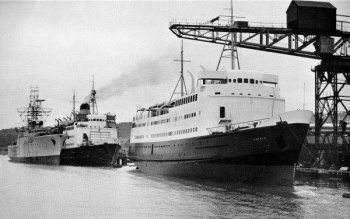 Sarnia (foreground) and Caesarea under construction