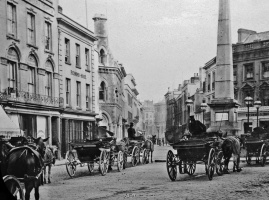 Cabs wait for business in the early 20th century