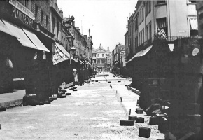 Resurfacing with wooden blocks to replace cobbles