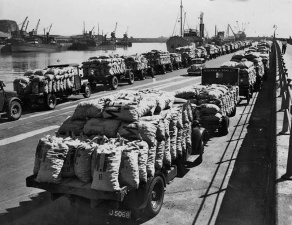 Potato lorries on the Albert Pier