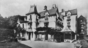A Photocrom image of the hotel in 1910