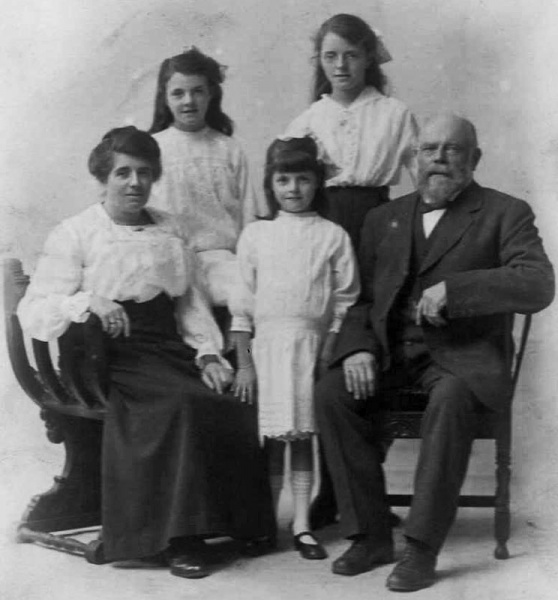 File:An16JohnPetitFamily2.jpg