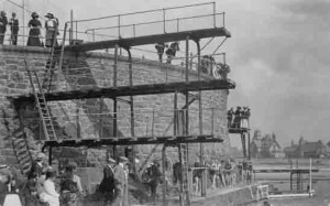 The diving stage in 1907 before it was destroyed in a storm