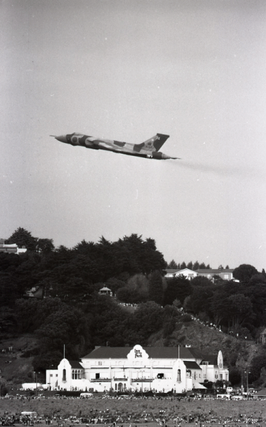 File:J24AirDisplay1984b.png
