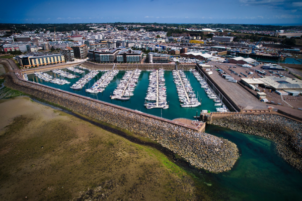 Elizabeth Marina photographed by Paul Lakeman